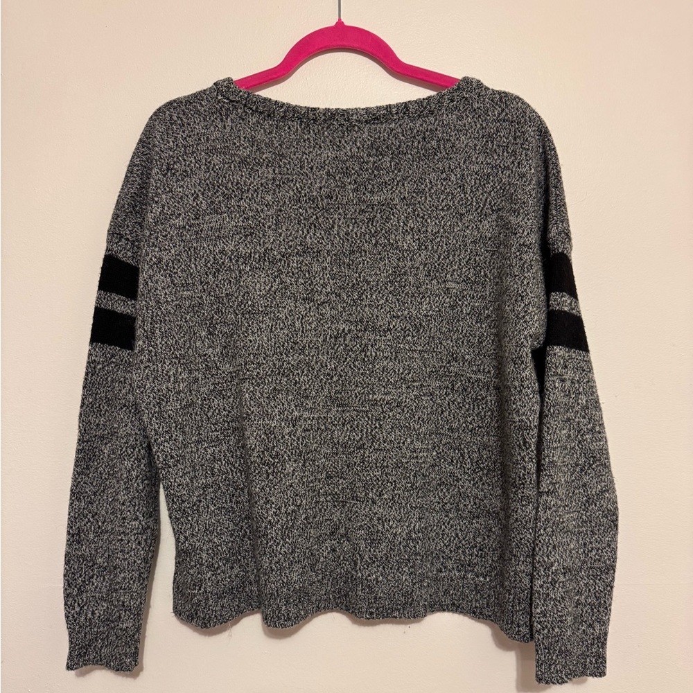 Brandy Melville Veena Varsity Striped Heather Grey Sweater One Size Fits Most - Picture 6 of 7